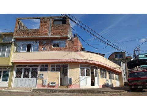 Venta Casa Esquinera con Rentas en Belalcázar – Ibagué
