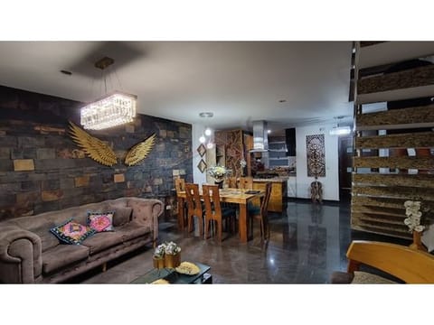 Venta de Casa en conjunto cerrado en La Samaria – 5 hab - Ibagué