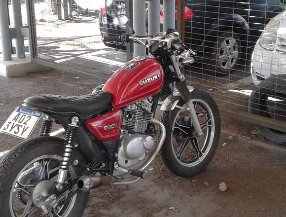 Gn-125 modifica en cafe-racer en Santa Fe (Localidad)