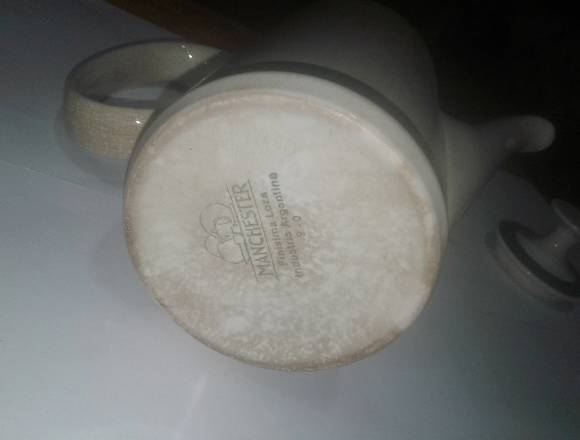 Tetera de loza antigua- Marca Manchester- en Valentín Alsina (Localidad)