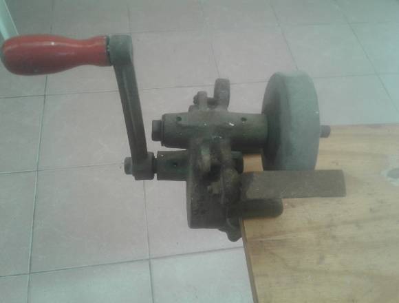 Afilador manual antiguo para cuchillos,tijeras-