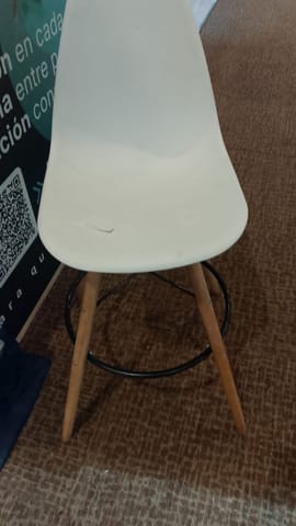 ALQUILER DE SILLAS EAMES BLANCAS PARA EVENTOS O STAND en Cartagena (Municipio)