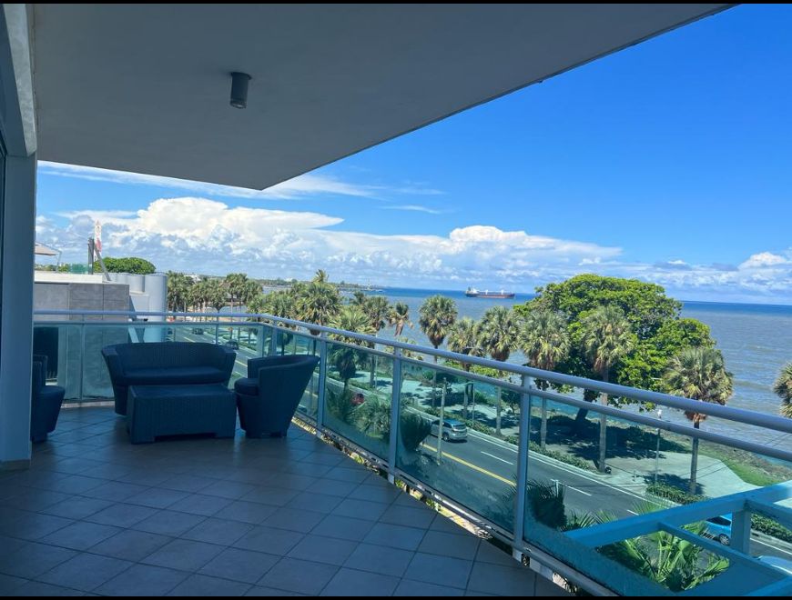 Amplio Apartamento con Terraza En Gazcue! en Santo Domingo Norte (Municipio)