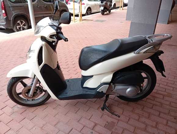 Se vende Honda SH 125 en Barcelona (Municipio)