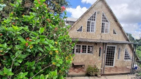 Casa Venta Los Teques Via El Jarillo Inmobiliaria DMG 5433 en Guaicaipuro (Municipio)