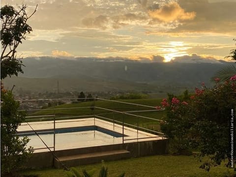Rento Casa Campestre amoblado en el kilometro 30, Cali
