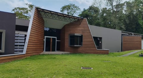 Casa en Venta en Dulce Nombre Tres Ríos La Unión Cartago en La Unión (Cantón)