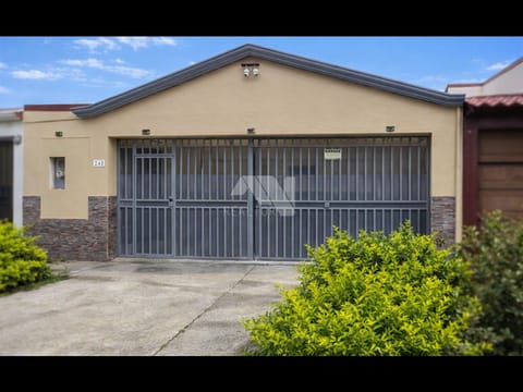 Casa en Venta en Omega San Diego La Unión entre Tres Ríos y Curridabat