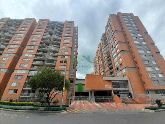 VENTA DE ACOGEDOR APARTAMENTO EN PARQUES DE LA ALAMEDA. BOGOTÁ.