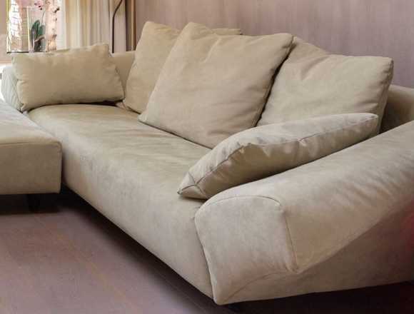 Sofa Rolf Benz con hocker en Marbella (Municipio)