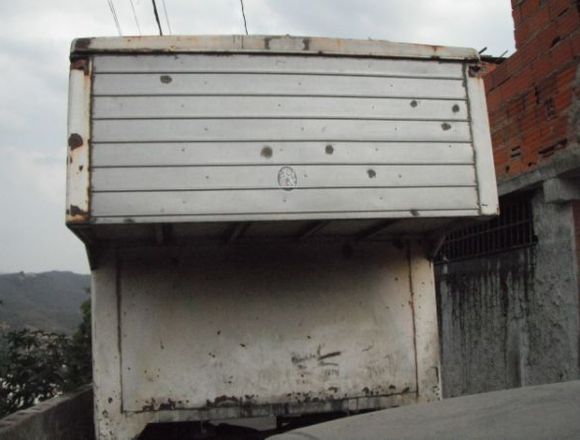 furgon de hierro y forrado en aluminio en Libertador (Municipio)