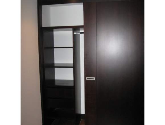 CLOSET EN RH CEDRO, WENGUE, BLANCO. $ 320.000 M2 en Caicedonia (Municipio)