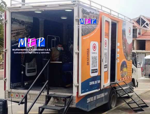 Alquiler de carro vitrina publicitario