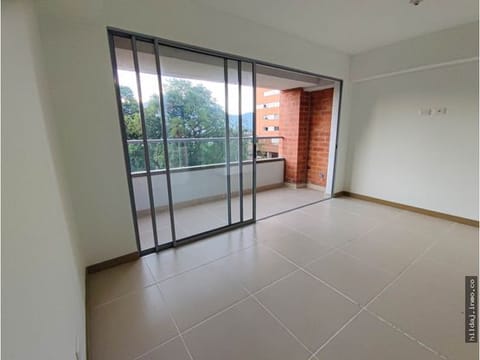#53 APARTAMENTO DE 74m2 EN QUINTO PISO CON ASCENSOR