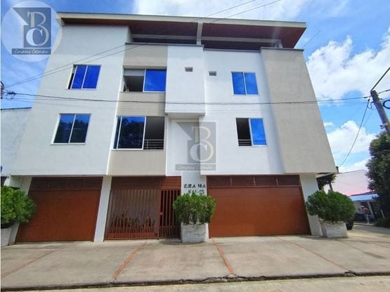 SE VENDE ESPECTACULAR CASA DE 4 PISOS BARRIO CATALUÑA