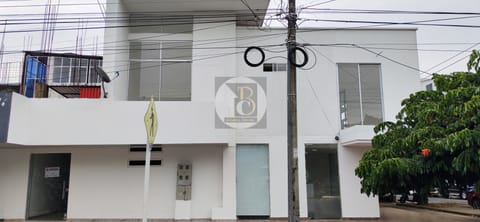 SE ARRIENDA OFICINA/ LOCAL 2DO PISO CALLE 12 CON 22 YOPAL en Yopal (Municipio)