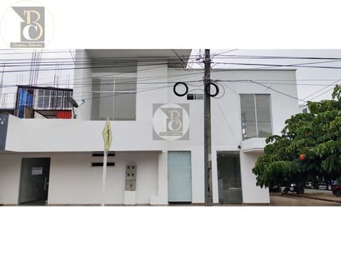 SE ARRIENDA OFICINA/ LOCAL 2DO PISO CALLE 12 CON 22 YOPAL