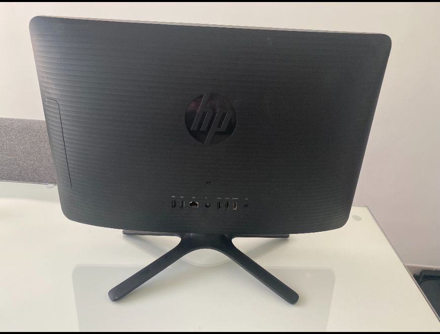 Computador TODO EN UNO HP 20-C407LA en Santiago de Cali (Municipio)