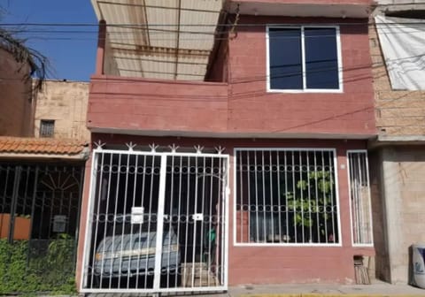 CASA VENTA GAVIA JESUS MARIA CUENTA CON UN ESTACIONAMIENTO en Ixtapaluca (Municipio)