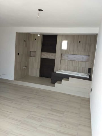 Casa de 3 niveles con 4 recámaras y terraza