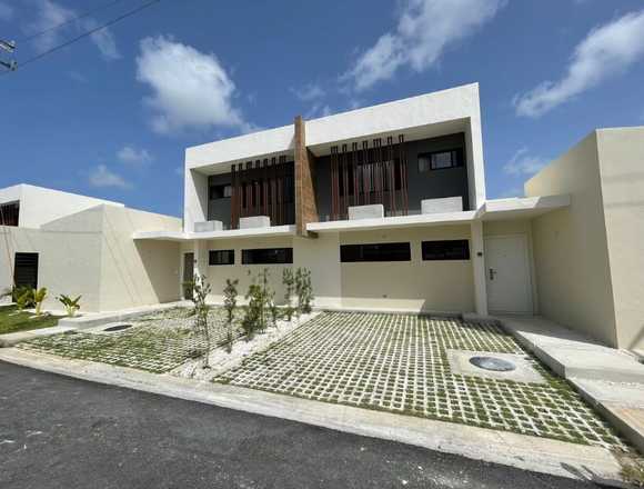 Alquilo Casa enBavaro , 3 habs. , 3 baños , 2 par en Higüey (Municipio)