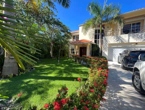 Villa en Juan Dolio. 4 habs. 3 baños. 2 parq en San Pedro de Macorís (Municipio)