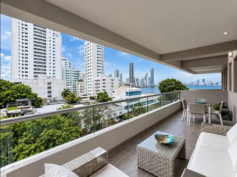 VENTA Apartamento en Castillogrande, Edificio Mar de Cristal