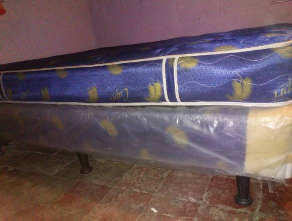 Cama capri matrimonial en Santa Tecla (Municipio)