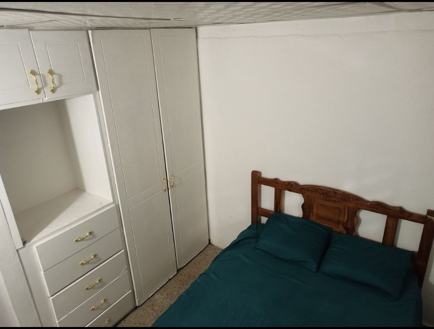 ALQUILO CUARTO DENTRO DE RESIDENCIA COMPARTIDA - en Arraiján (Distrito)