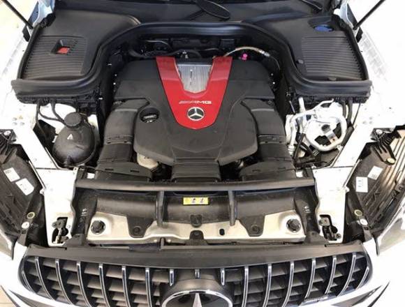 Clean 2020 Glc 43 AMG Coupe white color en Portbou (Municipio)