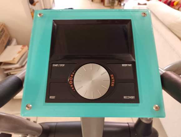 Vendo maquina para realizar ejercicio Eliptica en Ciudad de Guatemala (Municipio)