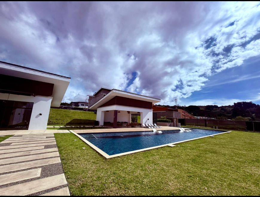 Venta de lote en Condominio. Tres Rios #26-894