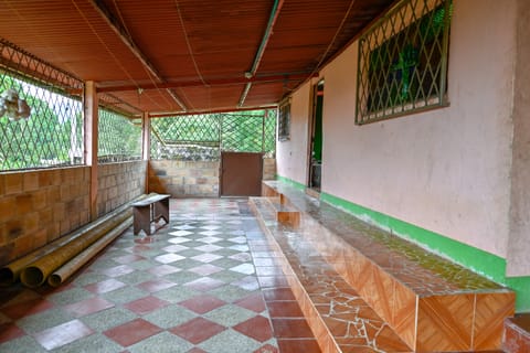 FINCA GRANJA_ VENPERMUTA_ SASAIMA en Sasaima (Municipio)