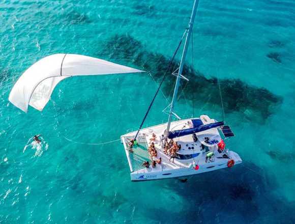 Catamaran Isla Mujeres Cancun. en Benito Juárez (Municipio)