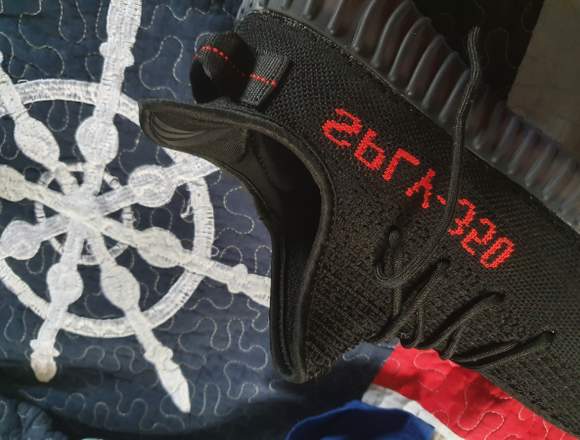 Yeezy Boost 350 v2 black