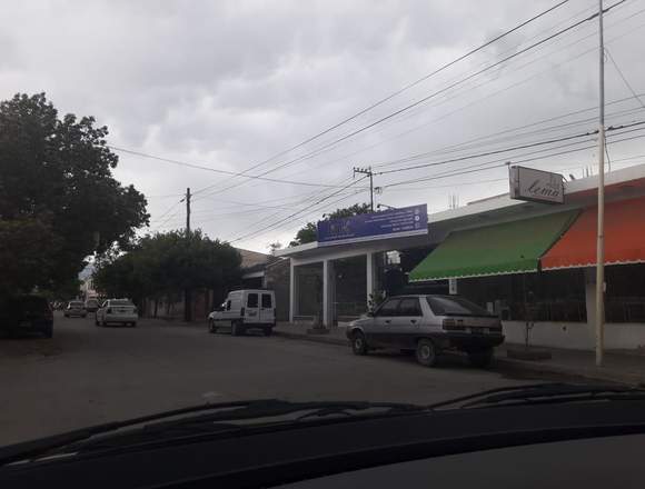 ALQUILO local con galpón Villa Dolores Córdoba