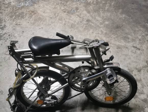 Bicicleta muy plegable de forma semiautomática en Alicante/Alacant (Municipio)