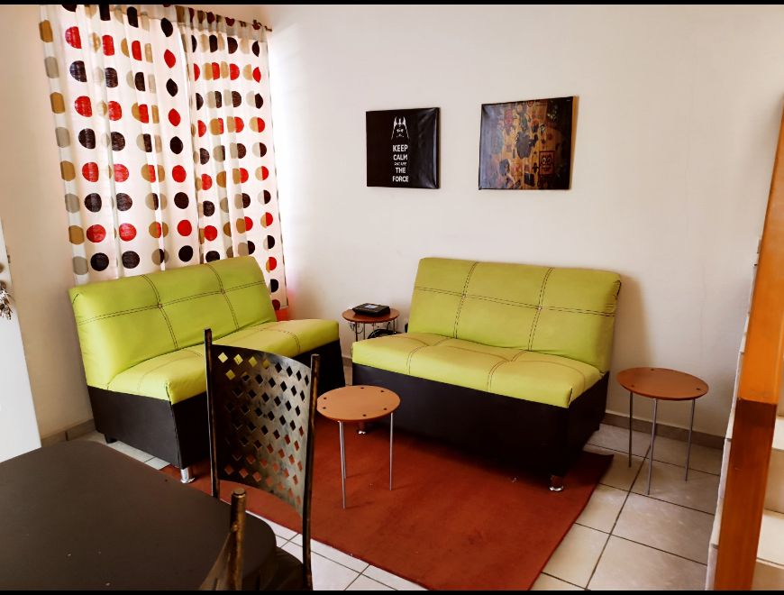Habitación individual privada totalmente amoblada.