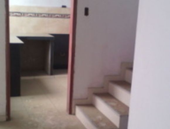 HERMOSA CASA EN VENTA URB. EL BOSQUE $97000 en Trujillo (Distrito)