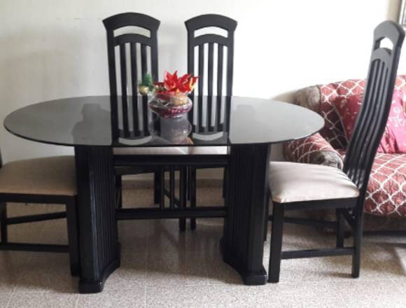 MESA COMEDOR EN PERFECTAS CONDICIONES *negociable*