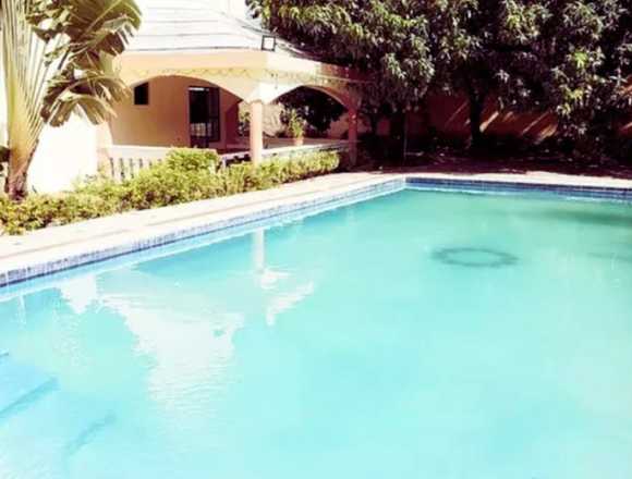 ESPECTACULAR VILLA CON PISCINA Y JACUZZI en Santo Domingo Norte (Municipio)