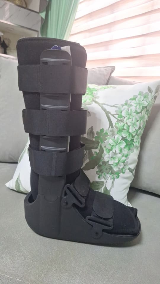 Bota ortopédica walker casi nueva talla M (40–43) en Panamá (Distrito)