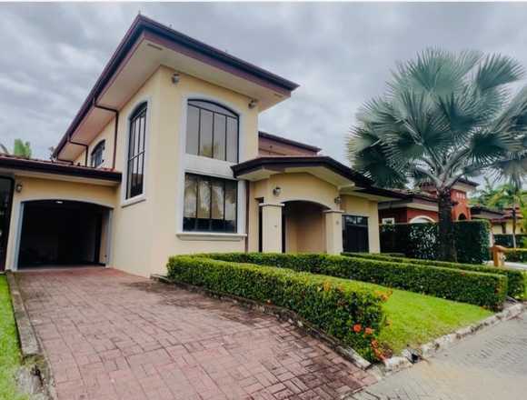 Venta de Casa en Parrita, Puntarenas. RAH 25-447 en Parrita (Cantón)