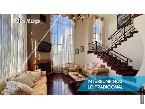 Venta de casa de 5 hab. Amplia zona verde. Res. Altamonte, Curridabat