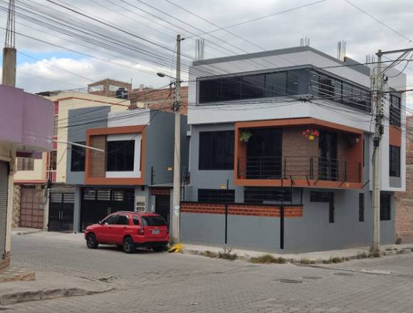 VENDO CASA RENTERA de 5 Departamtos en Riobamba (Cantón)