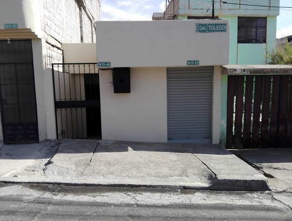 CASA EN VENTA DE OPORTUNIDAD, CON DOS FRENTES en Quito (Cantón)