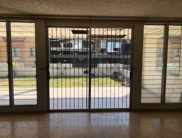 CASA PARA REMODELAR EN COL ESCALON