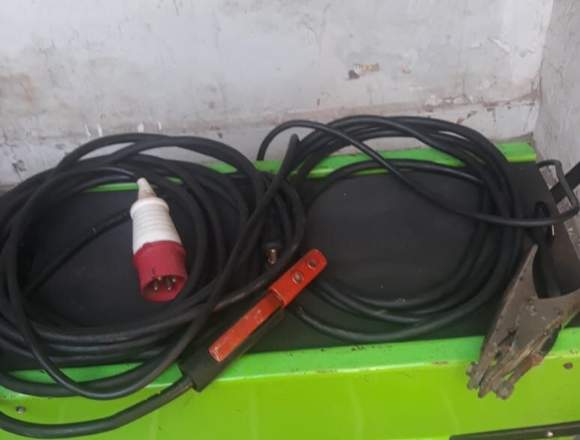Máquina soldadora Indura 250 s en Estación Central (Comuna)