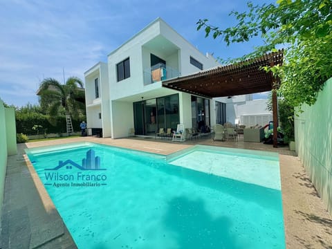 Casa En Venta con PANELES SOLARES | Barcelona De Indias | Cartagena en Cartagena (Municipio)