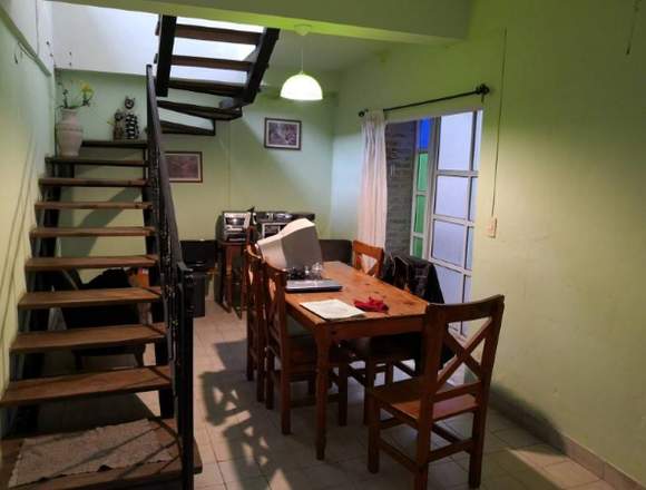 Amplia propiedad con excelente punto comercial en Victoria (Localidad)